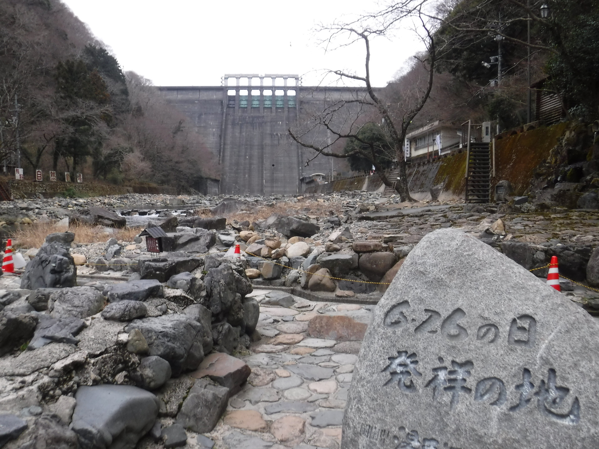 岡山県へ車中泊旅行４ 湯原温泉から備中勝山 畑の作物なんでも実験続き１